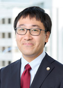 弁護士　青木　良輔